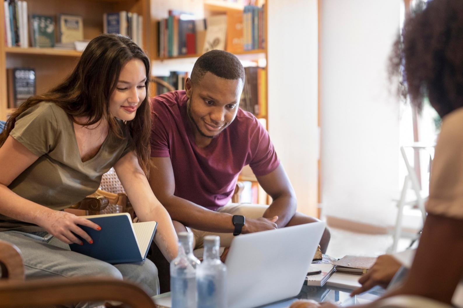 Soporte continuo en educación financiera empresarial